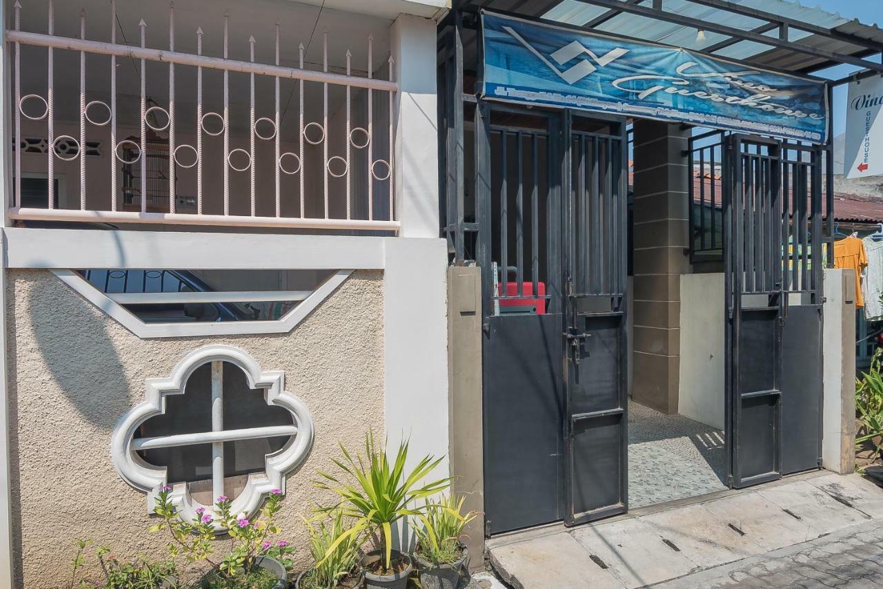 Reddoorz Near Mt Haryono Semarang Hotel Екстериор снимка
